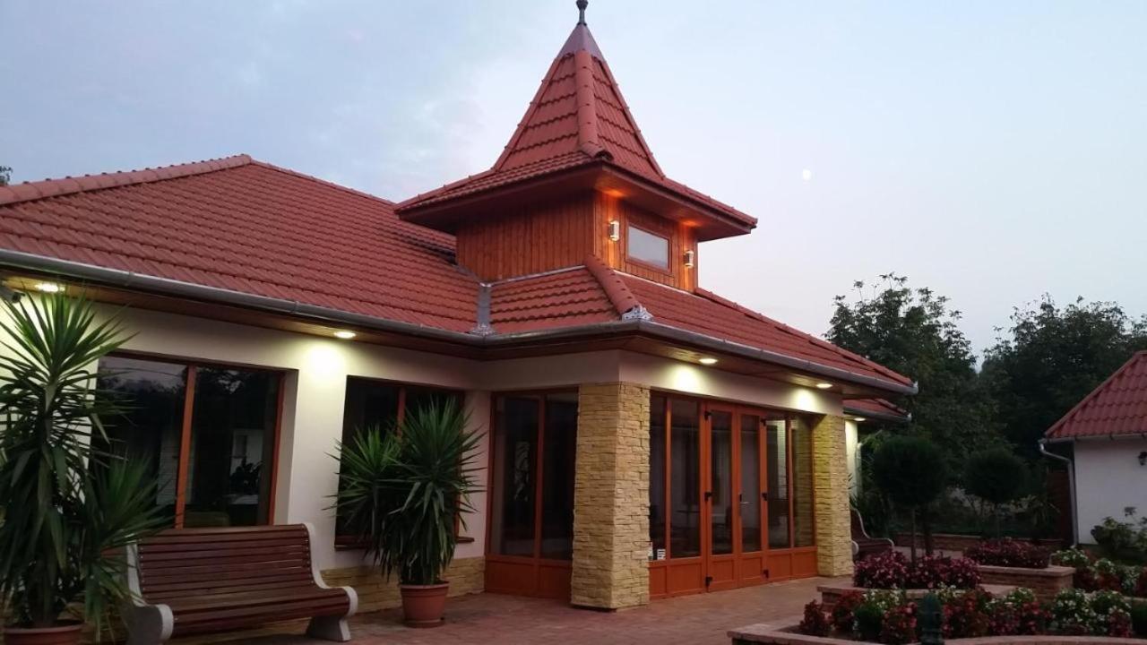 Bornemisza Kuria Wellness Resort Tiszabecs Exterior foto